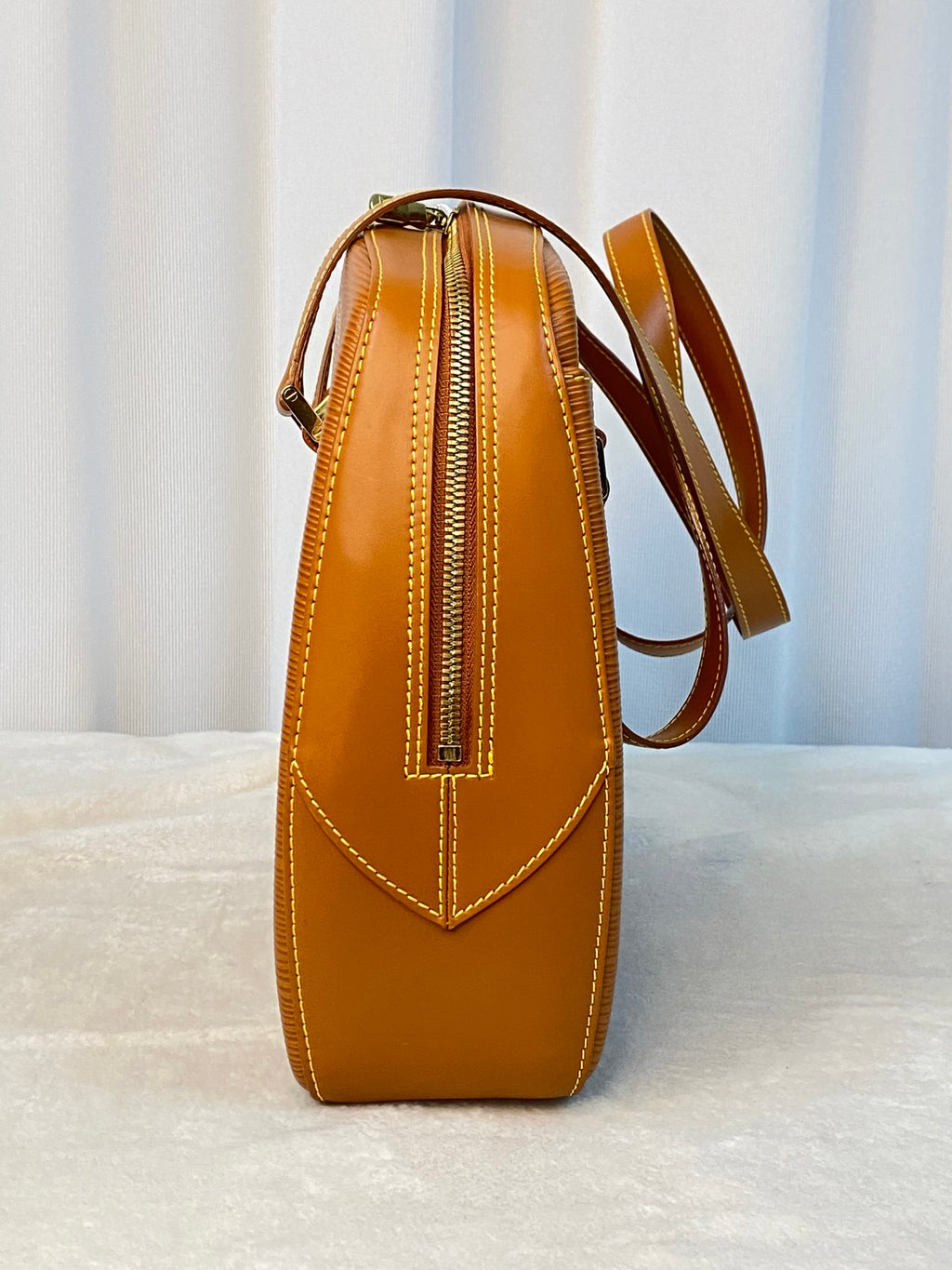 LOUIS VUITTON Epi Shoulderbag