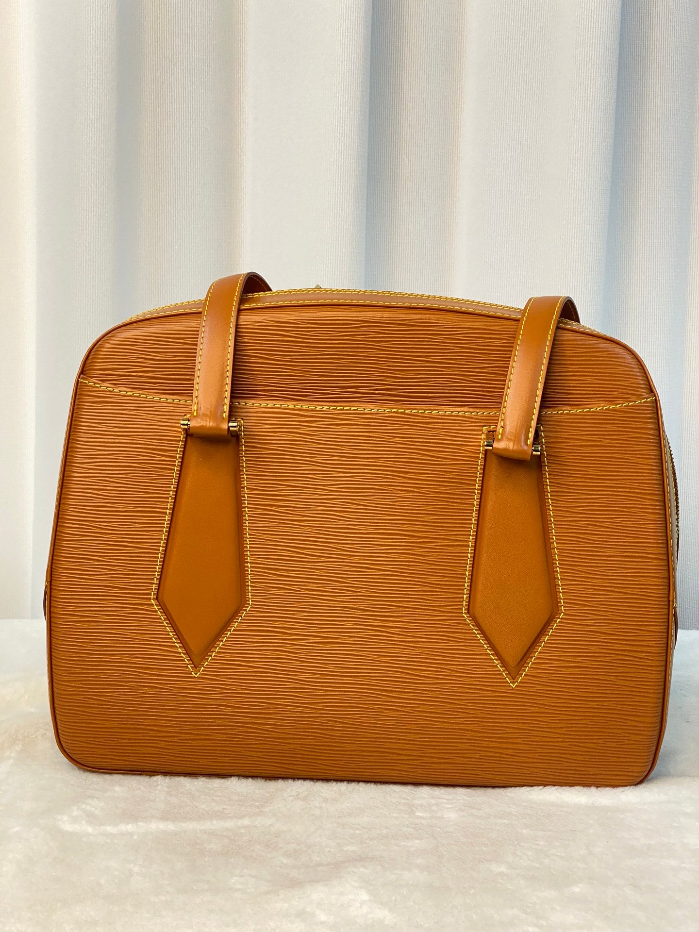 LOUIS VUITTON Epi Shoulderbag