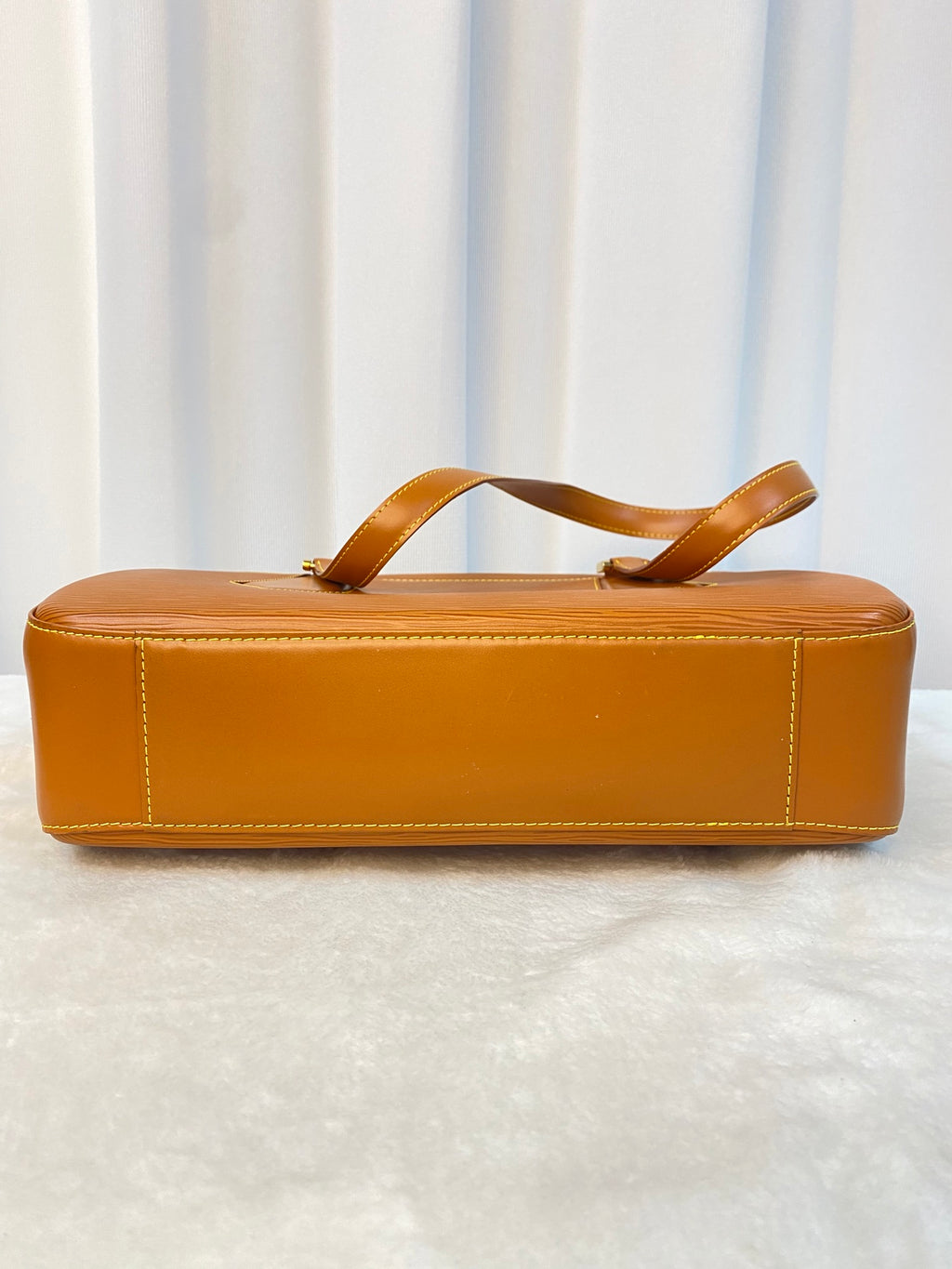 LOUIS VUITTON Epi Shoulderbag