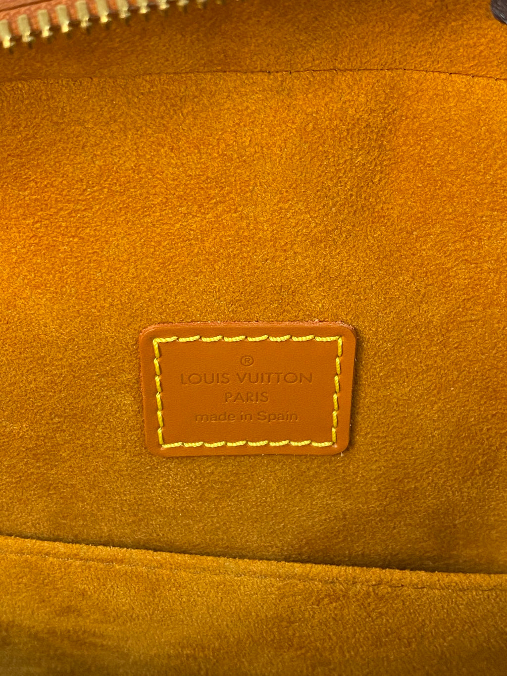 LOUIS VUITTON Epi Shoulderbag