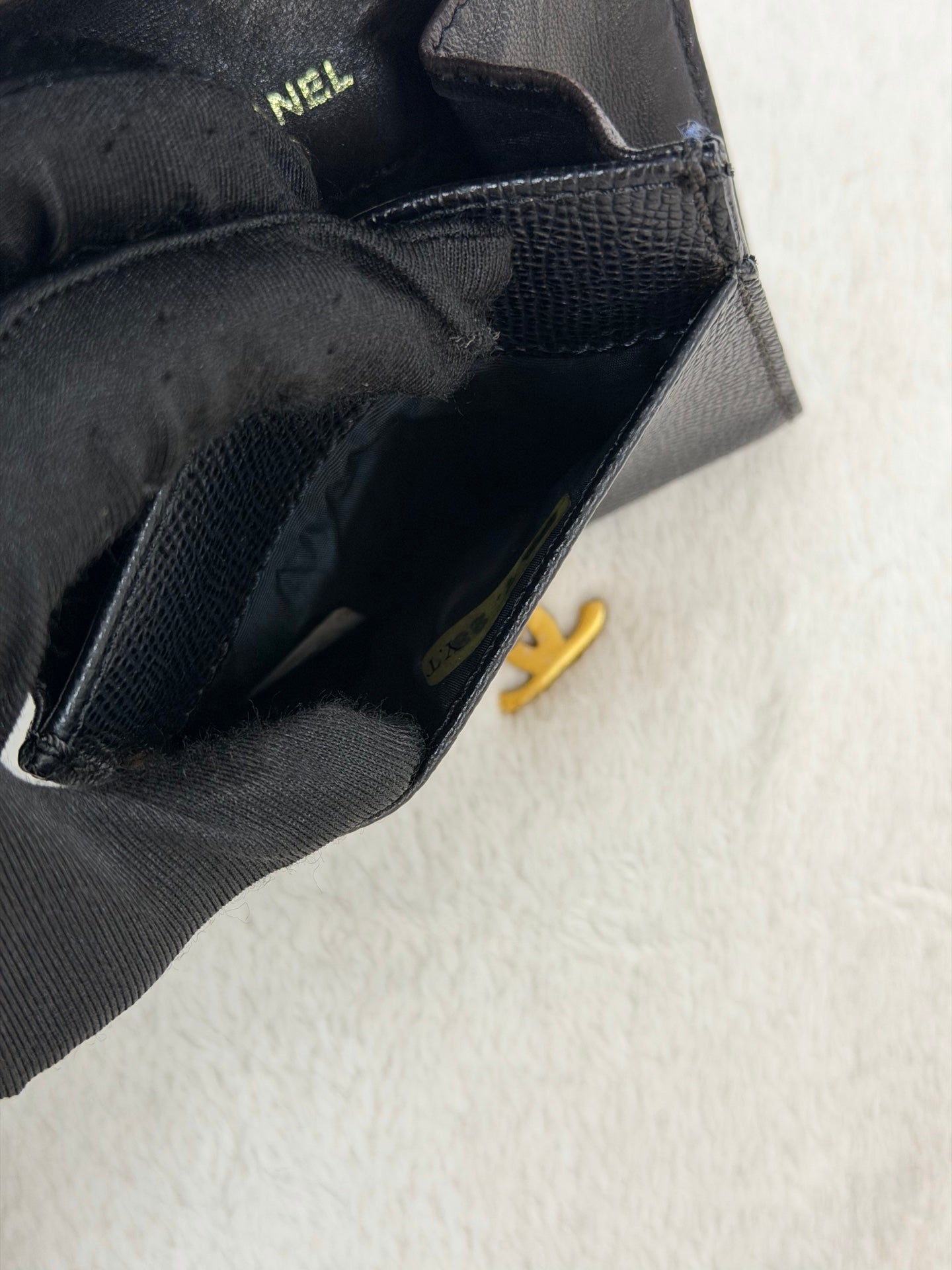 CHANEL Cavier Wallet