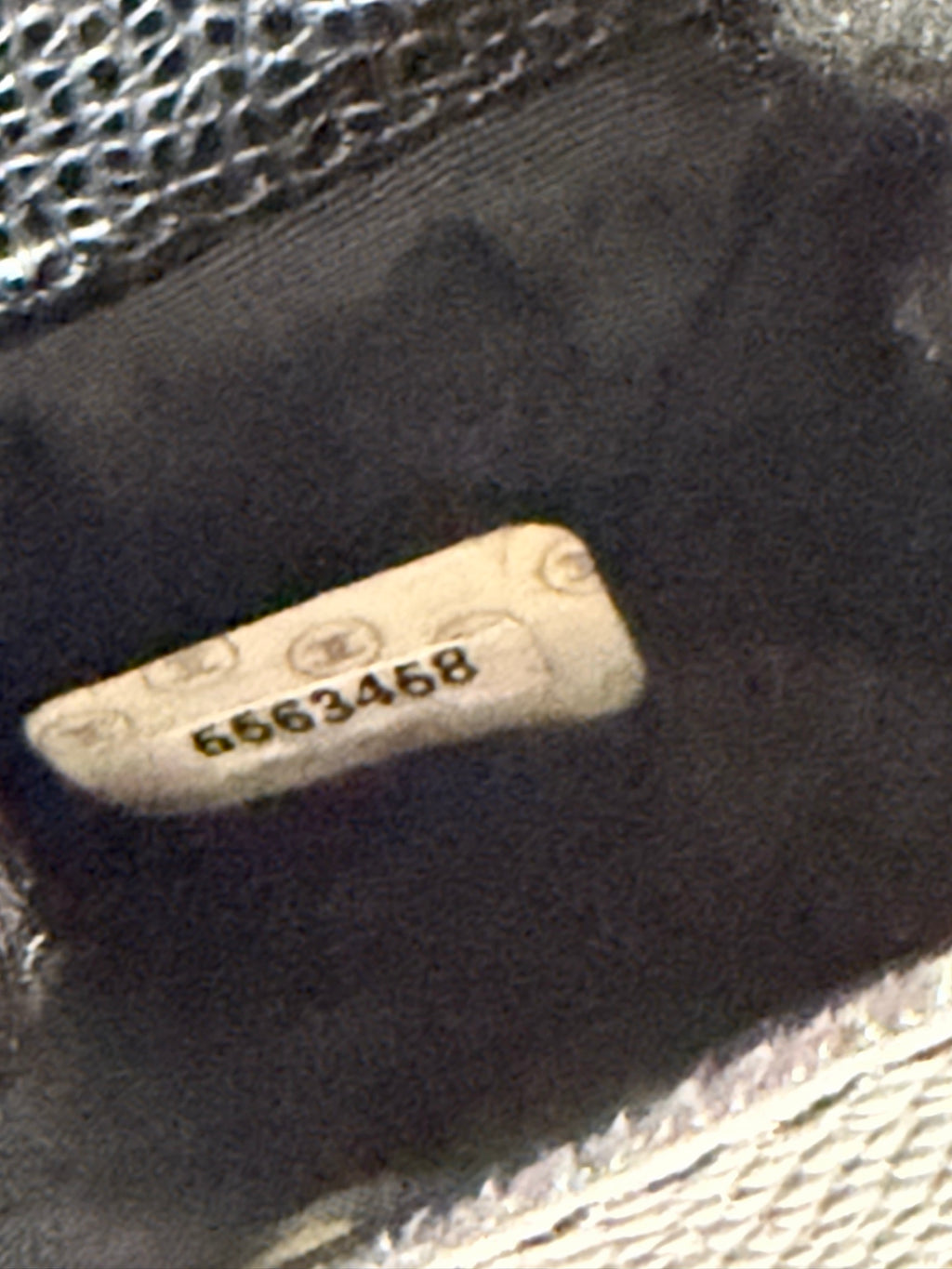 CHANEL Cavier Wallet