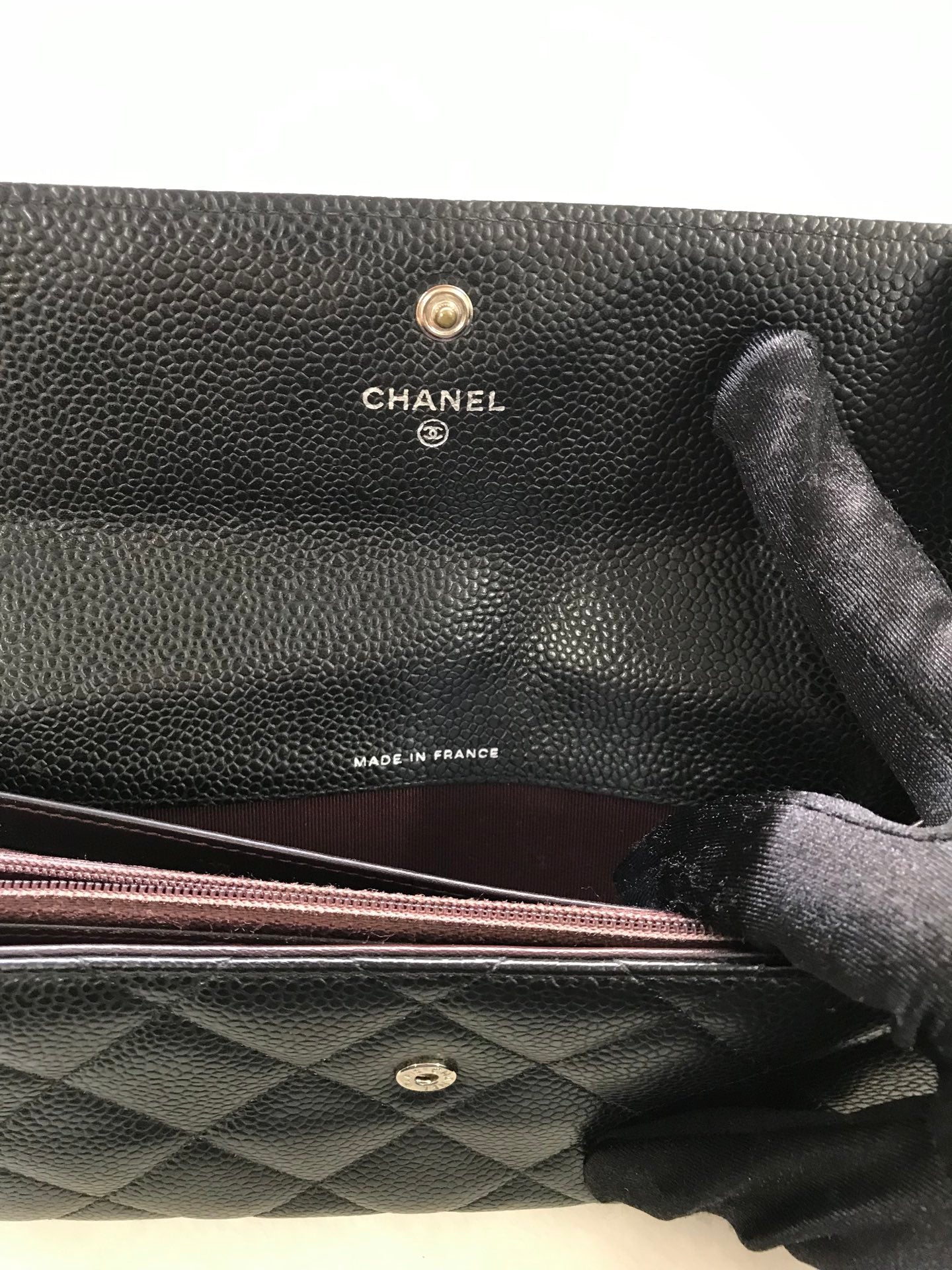 CHANEL Cavier Wallet