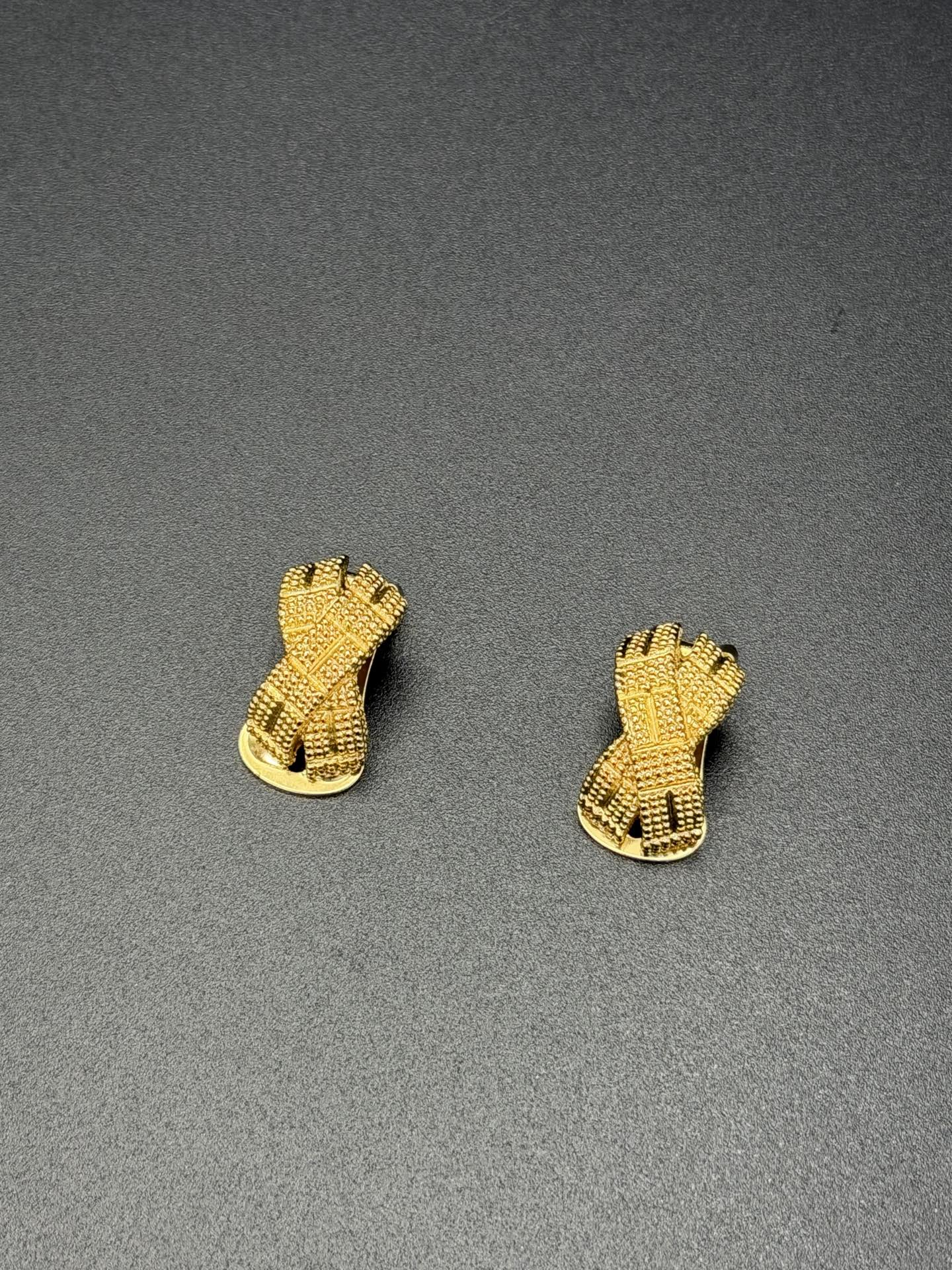 CHRISTIAN DIOR Ribbon Earring