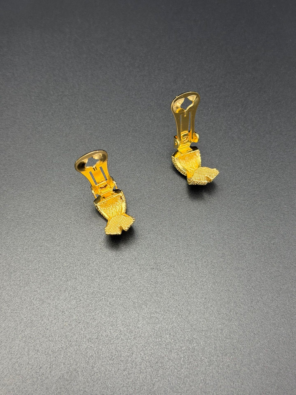 CHRISTIAN DIOR Ribbon Earring