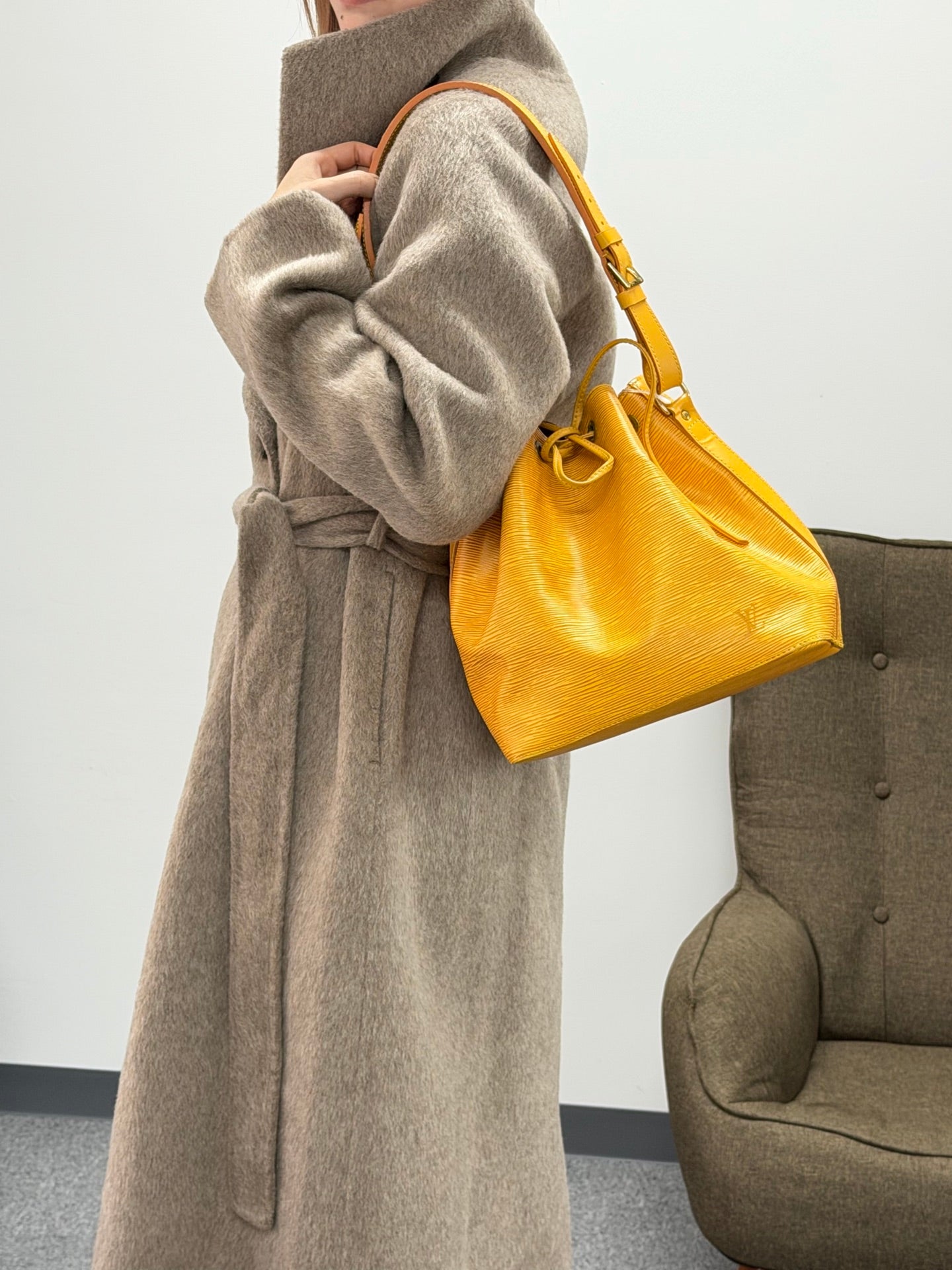 LOUIS VUITTON Epi Noé Lemon yellow Bucket Shoulderbag