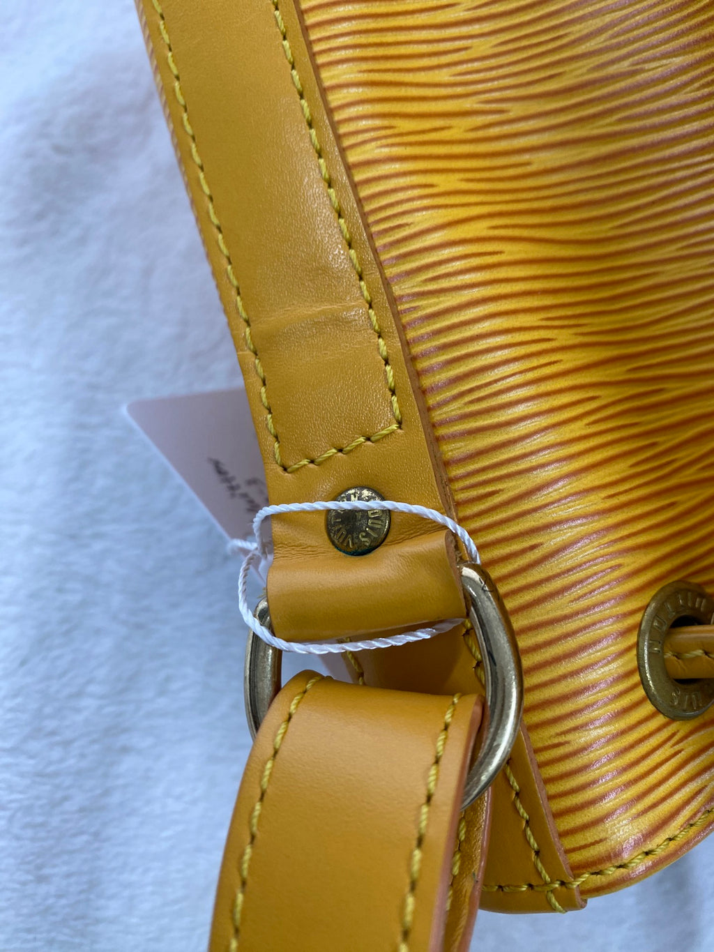 LOUIS VUITTON Epi Noé Lemon yellow Bucket Shoulderbag