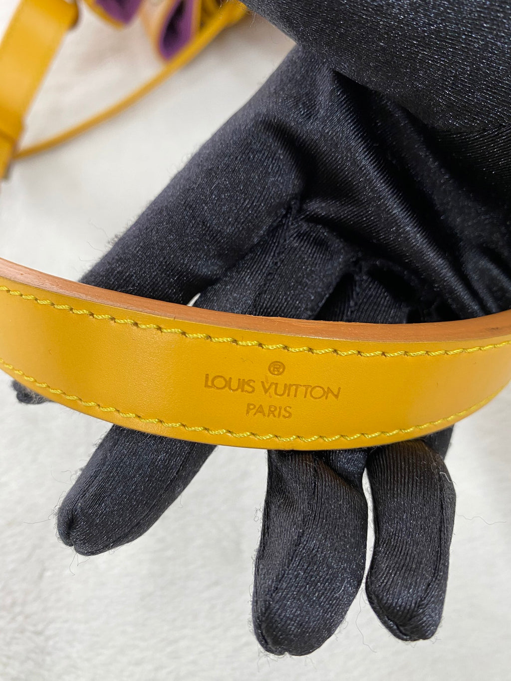 LOUIS VUITTON Epi Noé Lemon yellow Bucket Shoulderbag