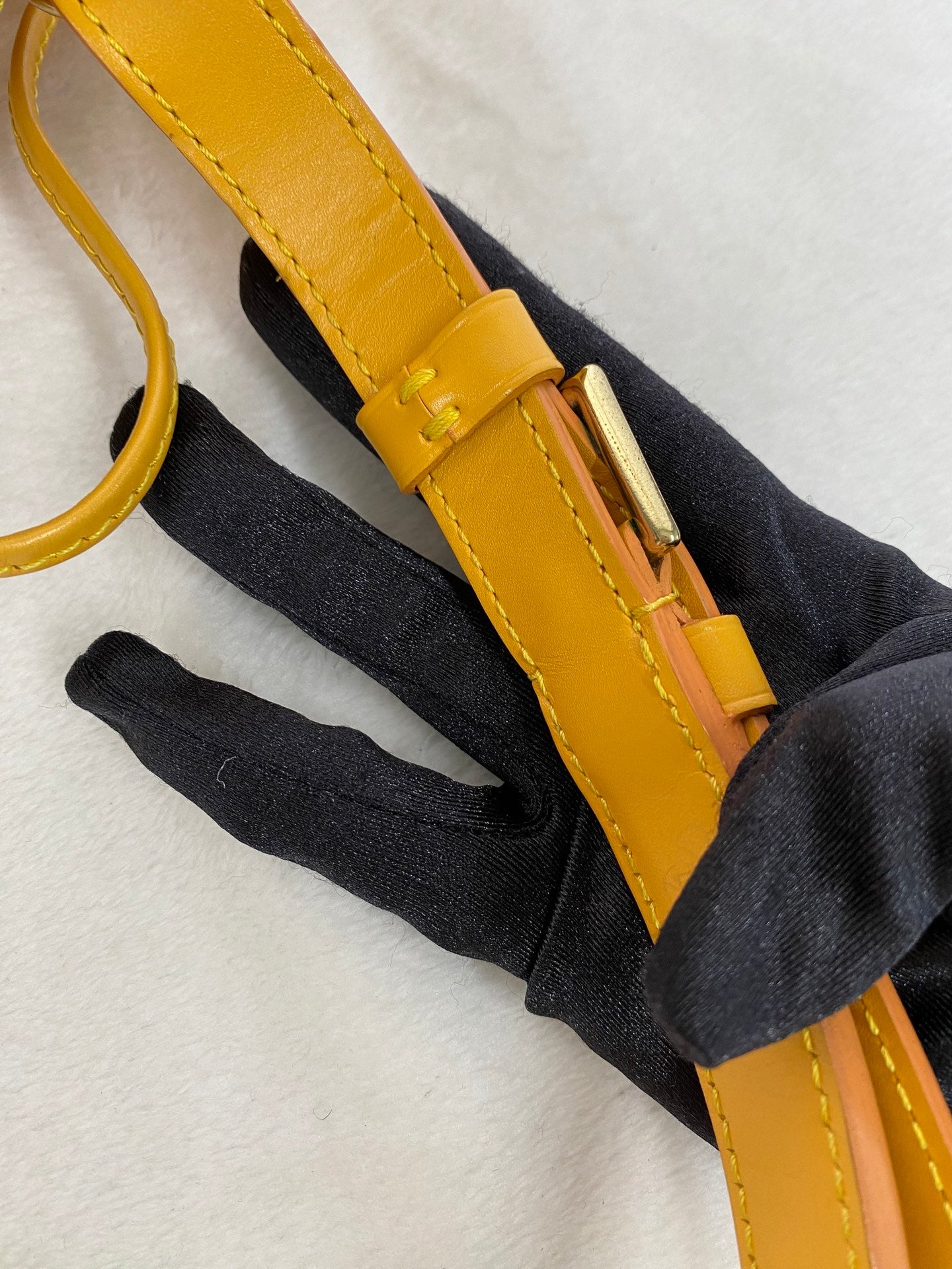 LOUIS VUITTON Epi Noé Lemon yellow Bucket Shoulderbag