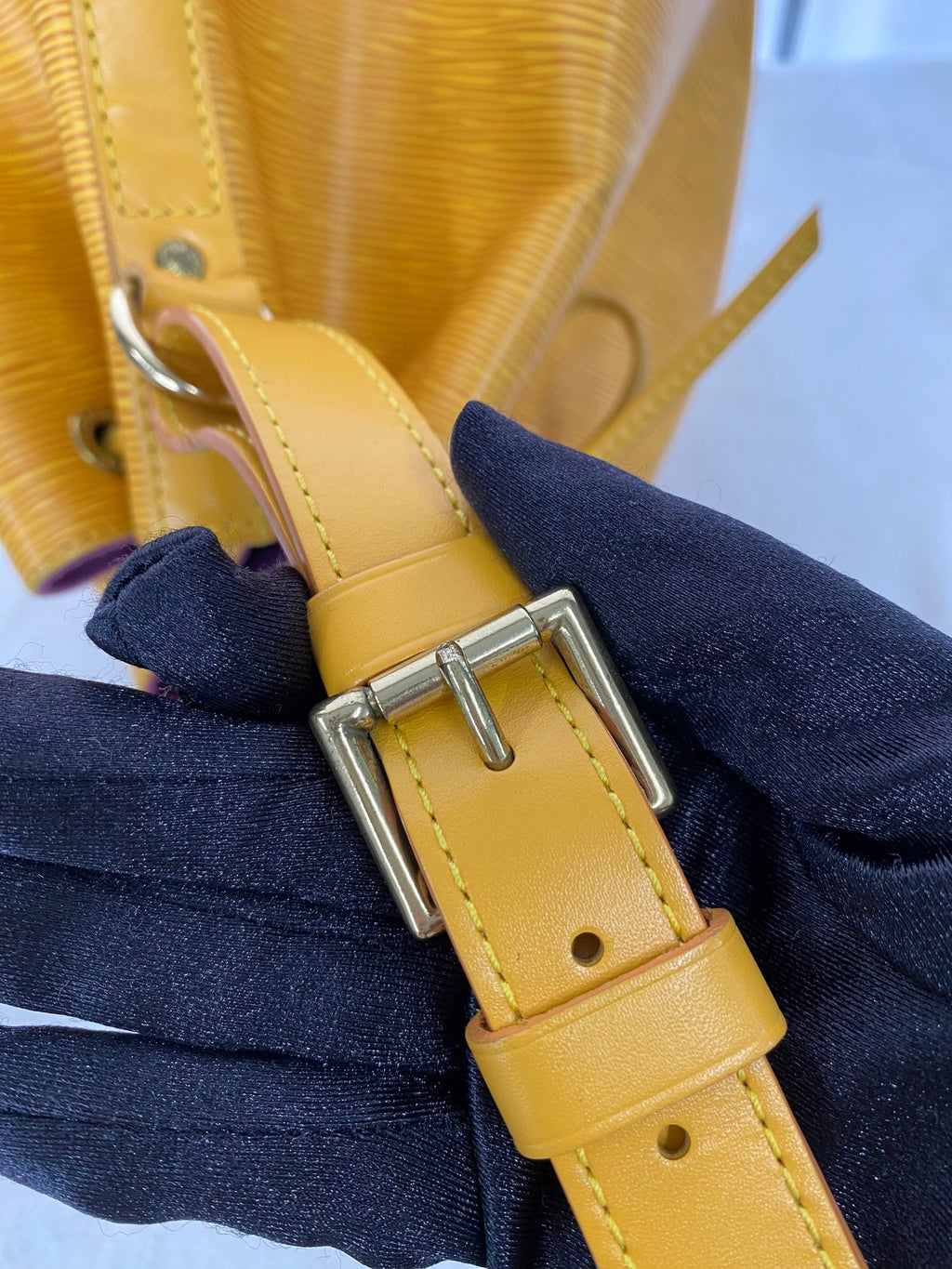 LOUIS VUITTON Epi Noé Lemon yellow Bucket Shoulderbag