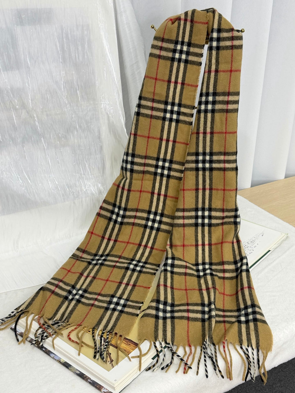 BURBERRY Classic Palid Pattern Lambswool Scarf