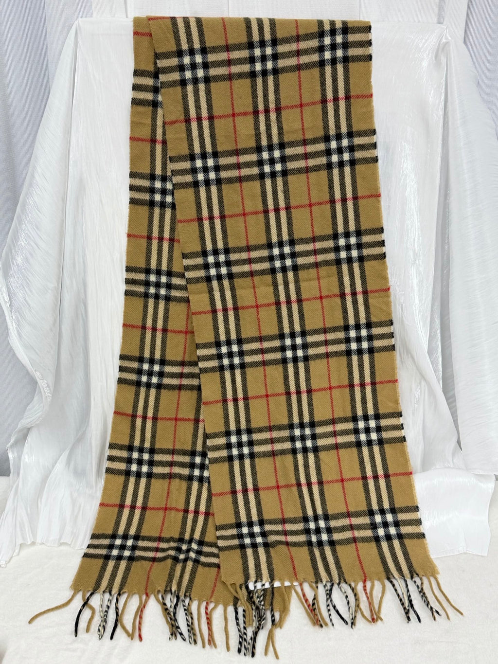 BURBERRY Classic Palid Pattern Lambswool Scarf