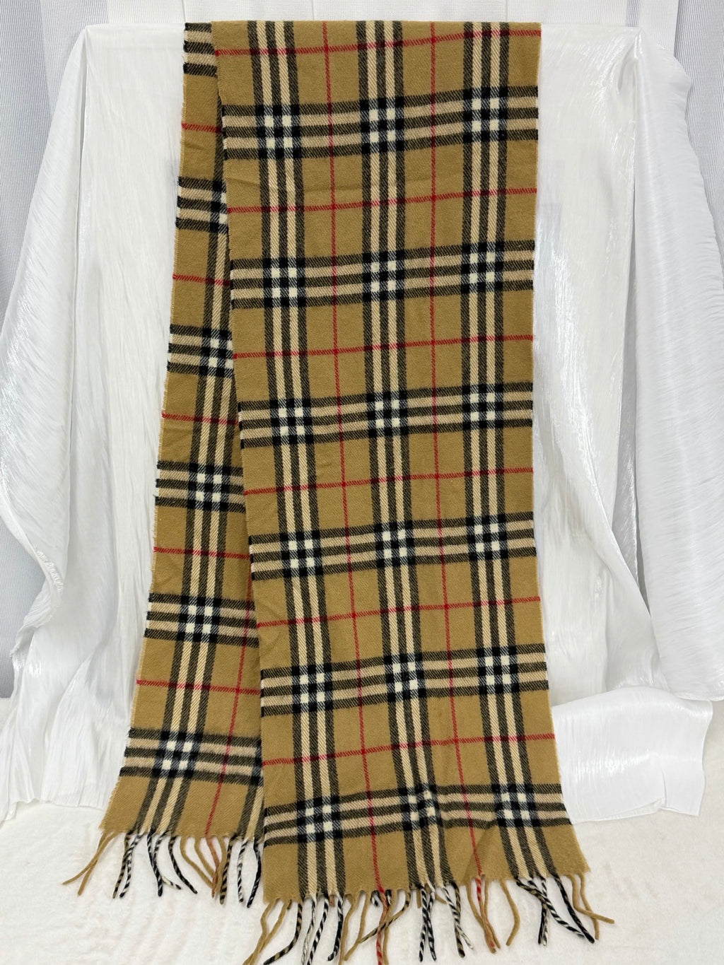 BURBERRY Classic Palid Pattern Lambswool Scarf