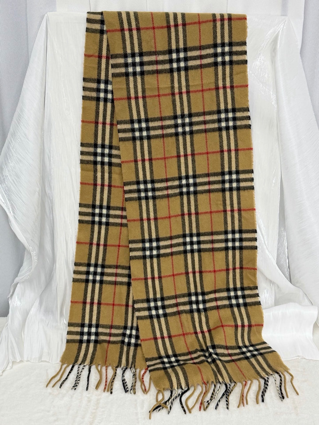 BURBERRY Classic Palid Pattern Lambswool Scarf