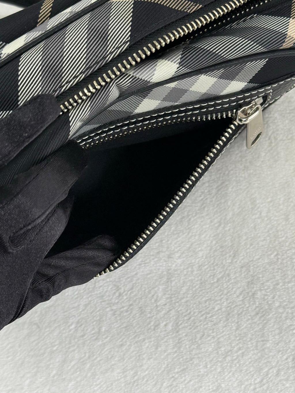 BURBERRY Plaid Pattern Shoulderbag