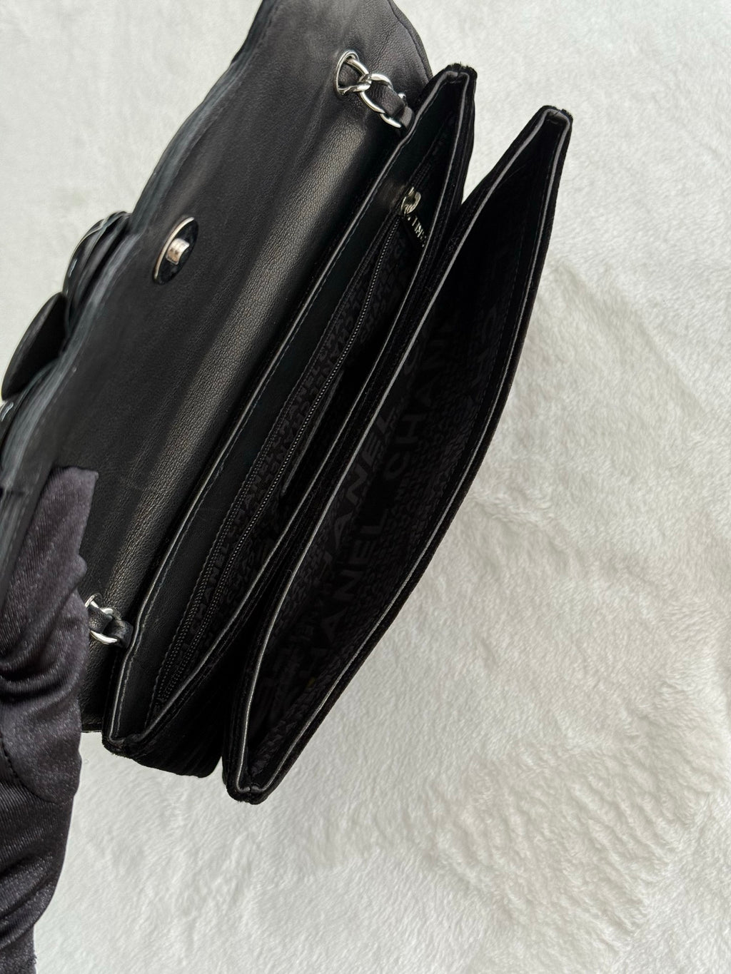 CHANEL Suede Chainbag