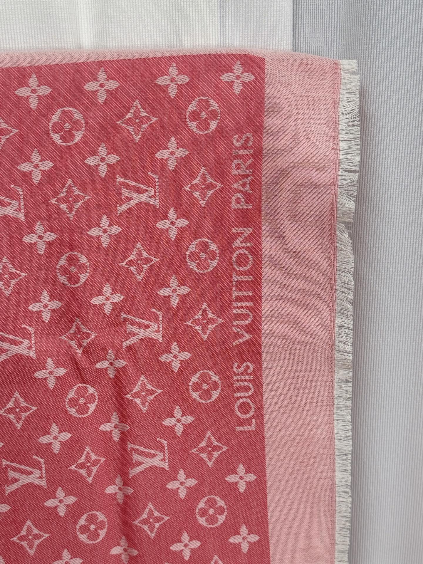 LOUIS VUITTON Monogram Cashmere Scarf