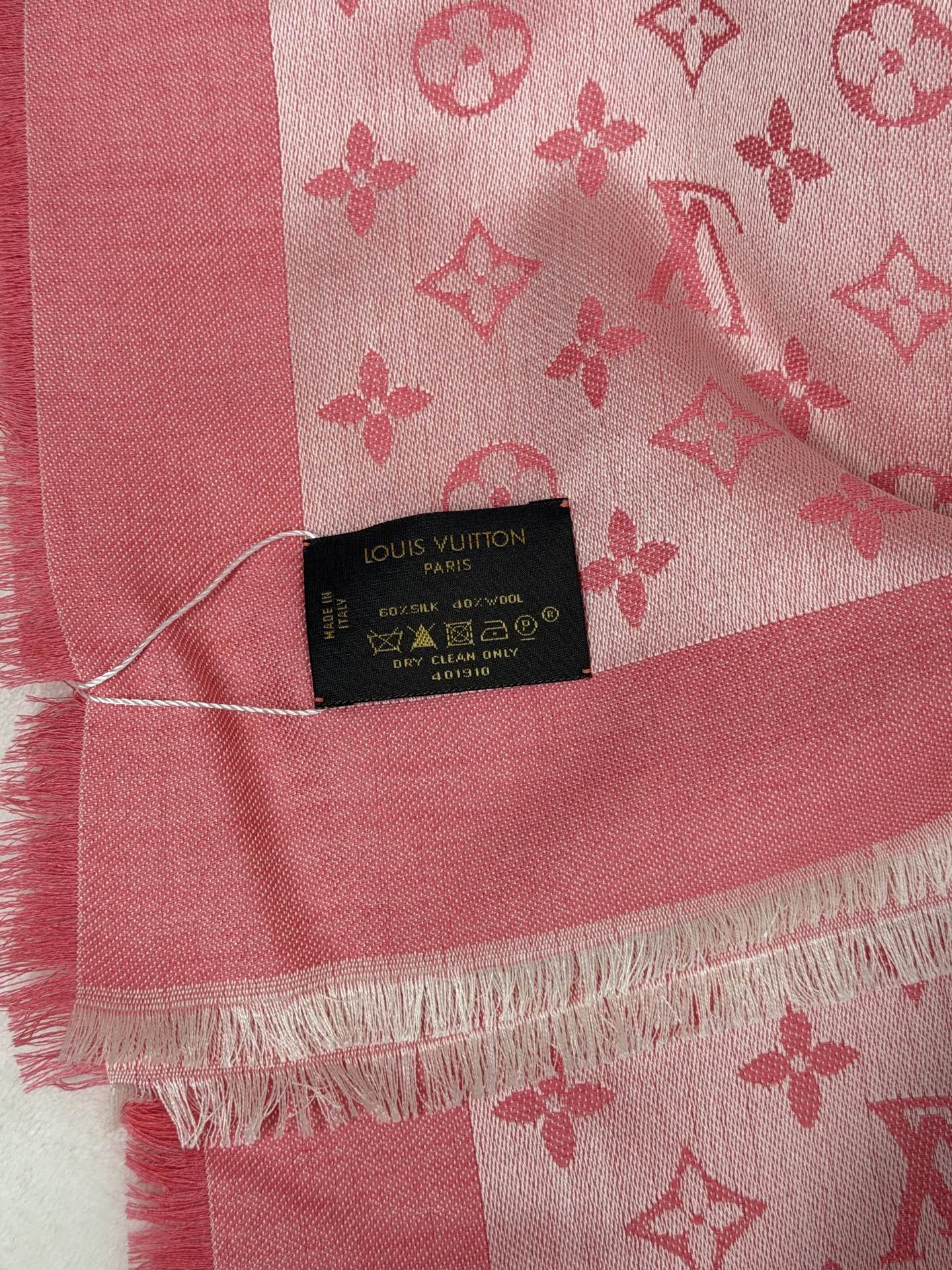 LOUIS VUITTON Monogram Cashmere Scarf