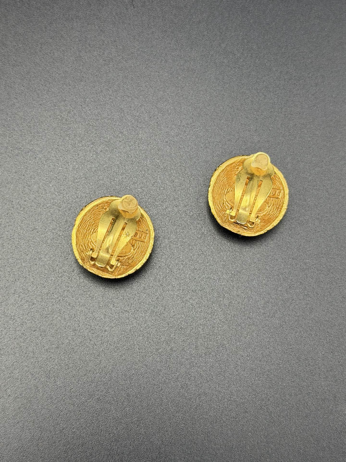 CHANEL  Tweed-Style Earring Clips