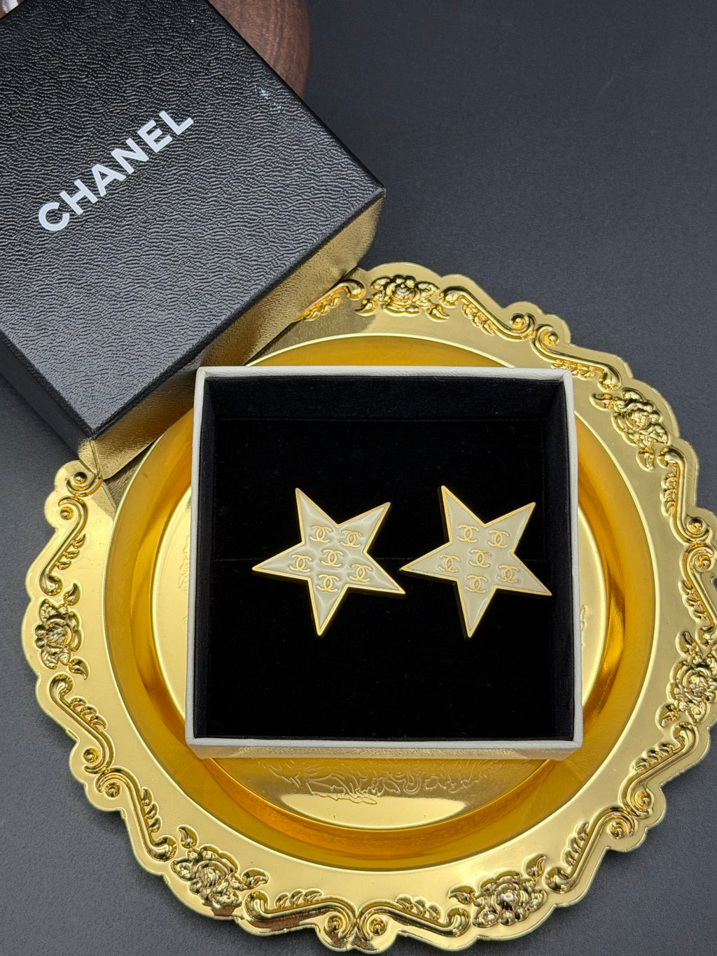 CHANEL Double-C Star Shaped Clips On