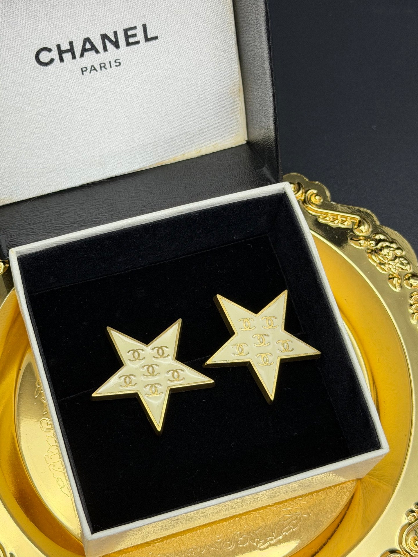 CHANEL Double-C Star Shaped Clips On