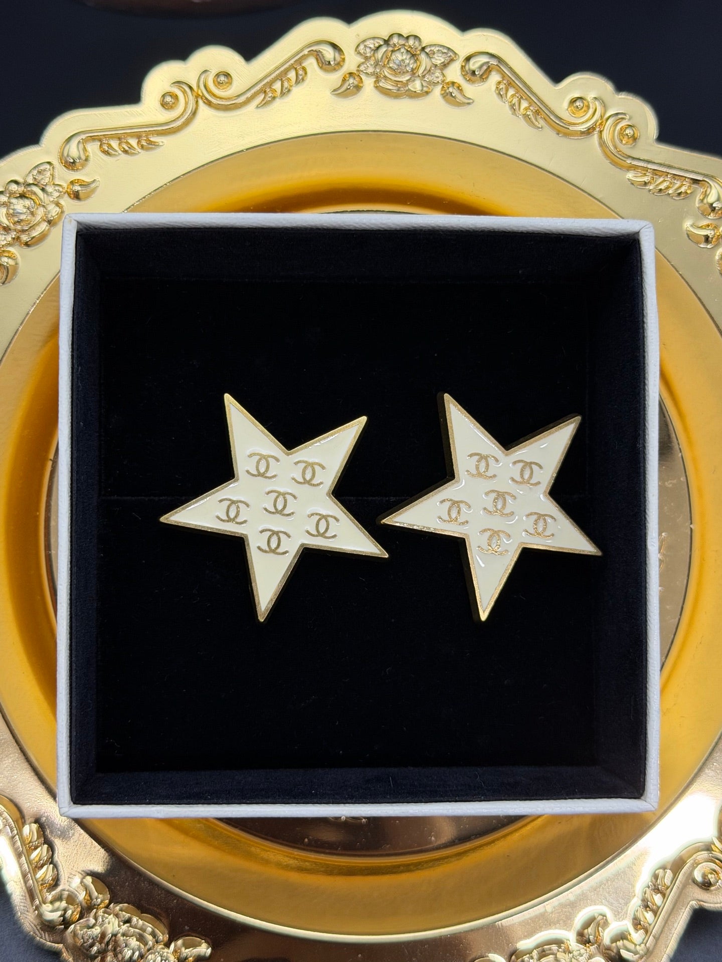 CHANEL Double-C Star Shaped Clips On