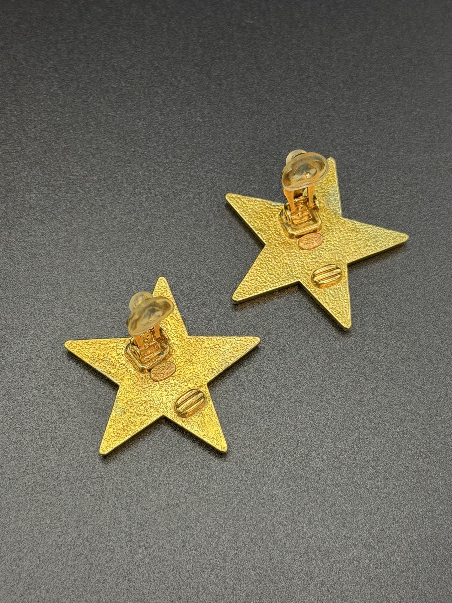 CHANEL Double-C Star Shaped Clips On