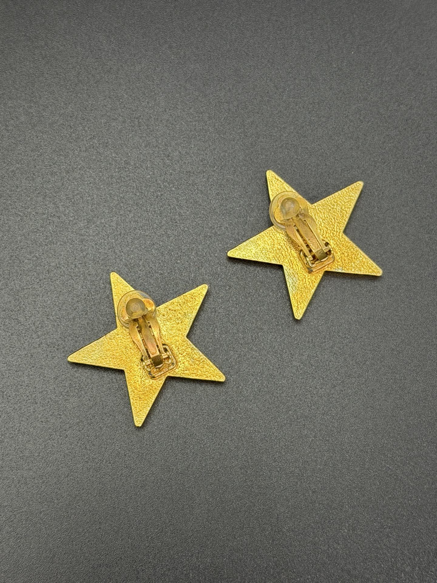 CHANEL Double-C Star Shaped Clips On