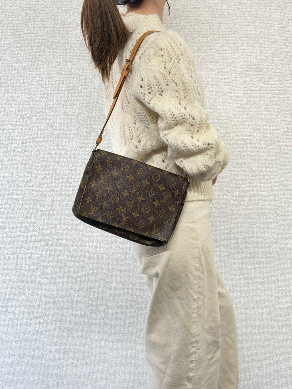 LOUIS VUITTON Monogram Shoulderbag