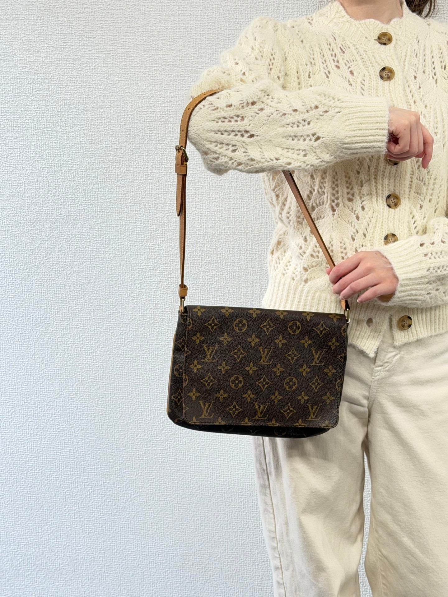 LOUIS VUITTON Monogram Shoulderbag