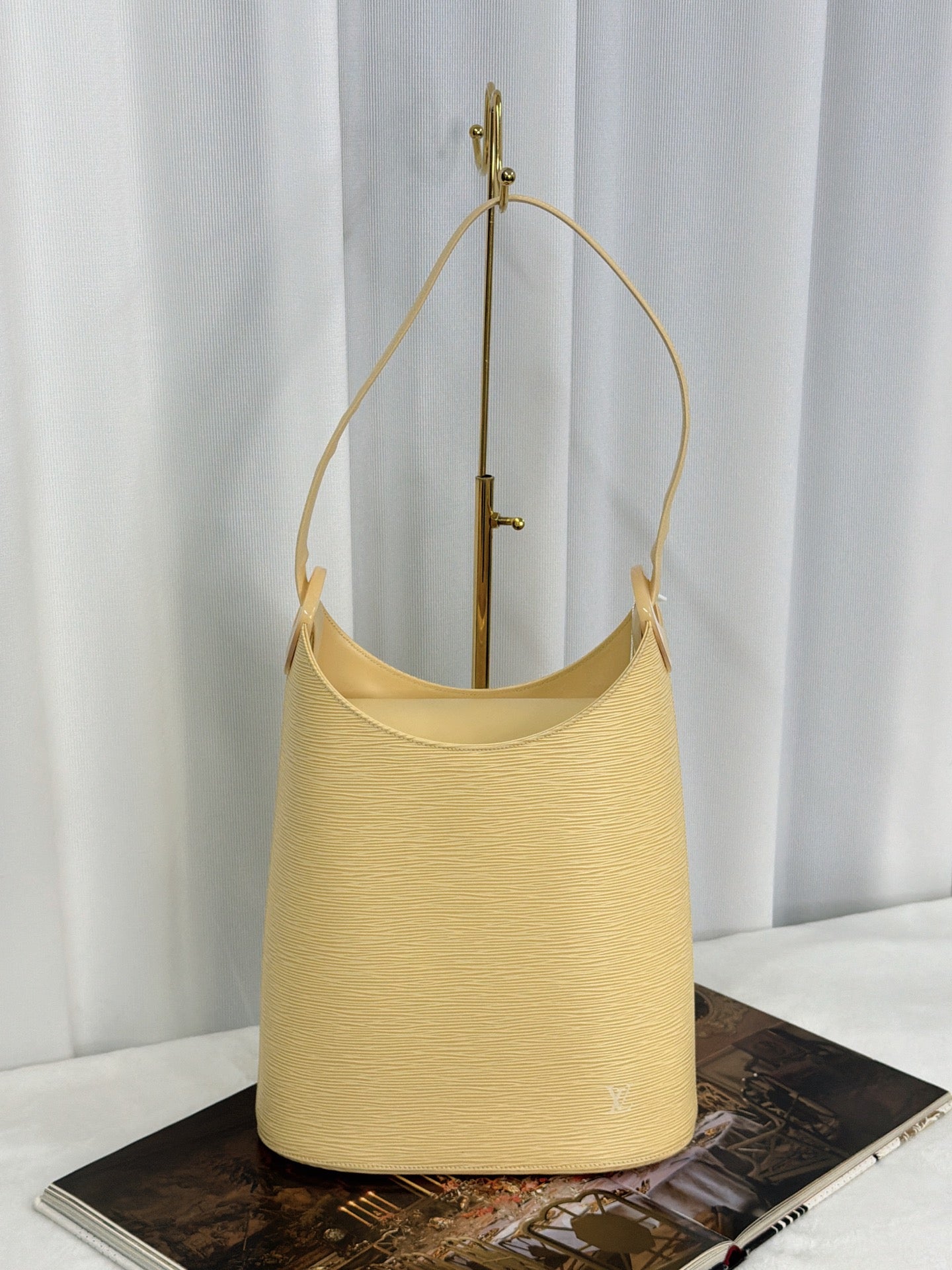 LOUIS VUITTON Epi Shoulderbag