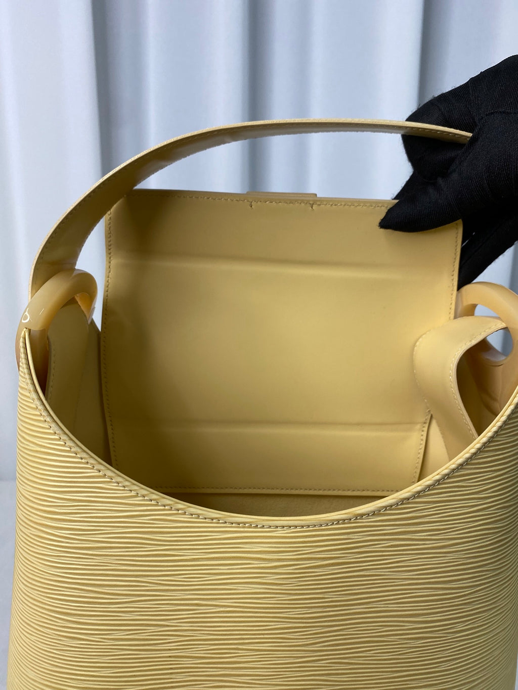 LOUIS VUITTON Epi Shoulderbag