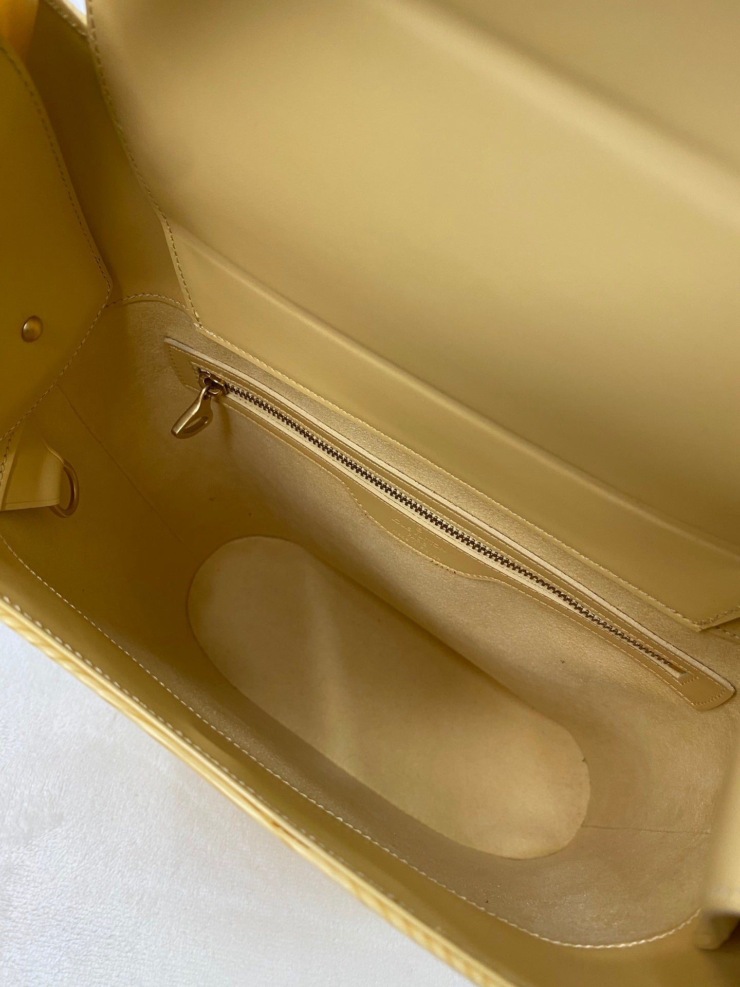 LOUIS VUITTON Epi Shoulderbag