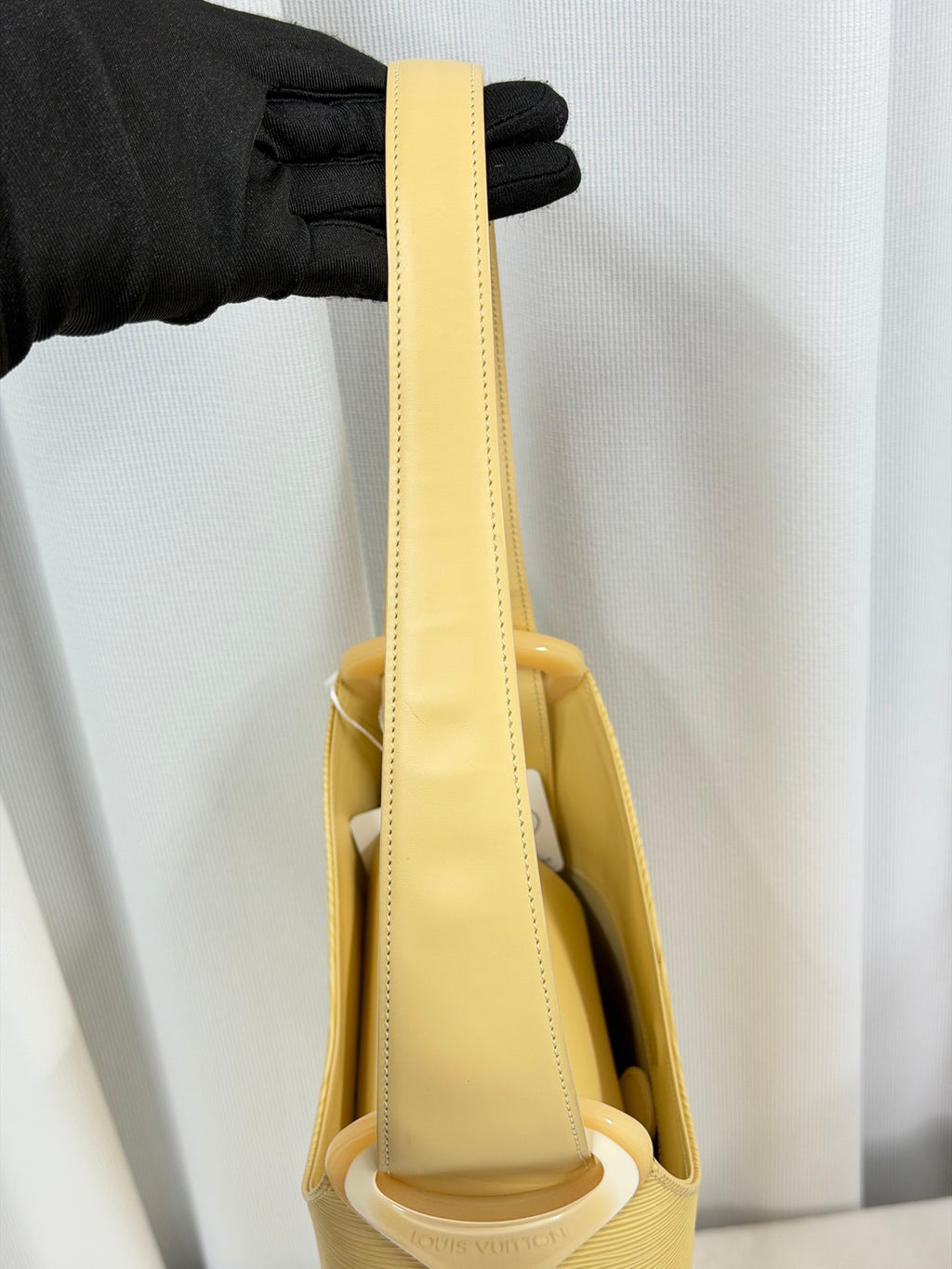 LOUIS VUITTON Epi Shoulderbag