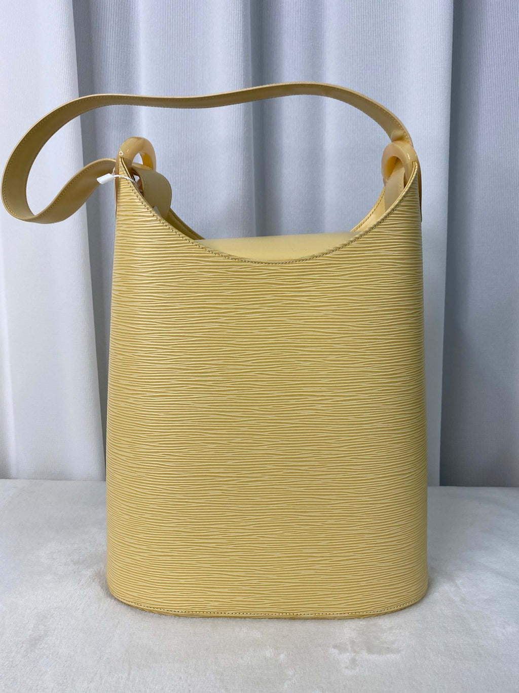 LOUIS VUITTON Epi Shoulderbag