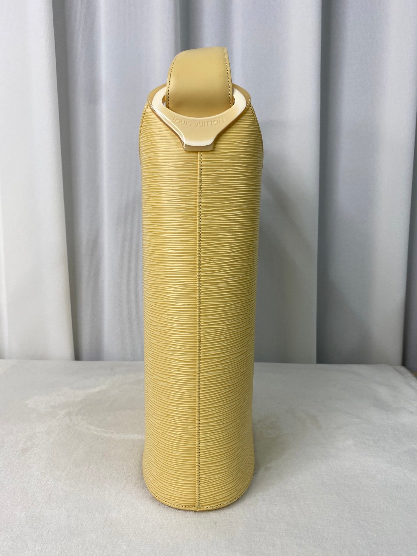 LOUIS VUITTON Epi Shoulderbag