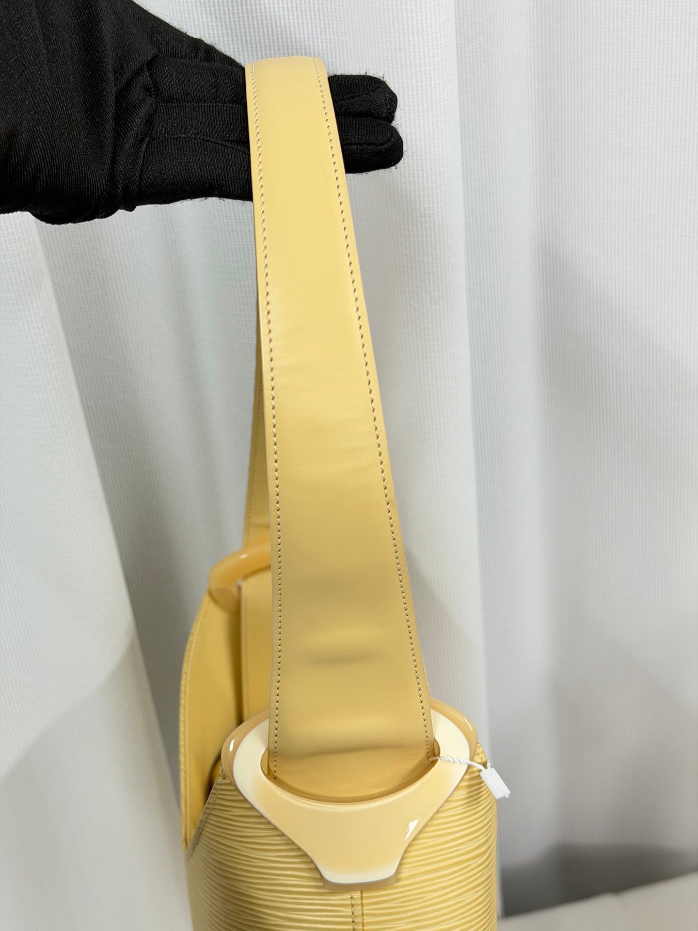 LOUIS VUITTON Epi Shoulderbag