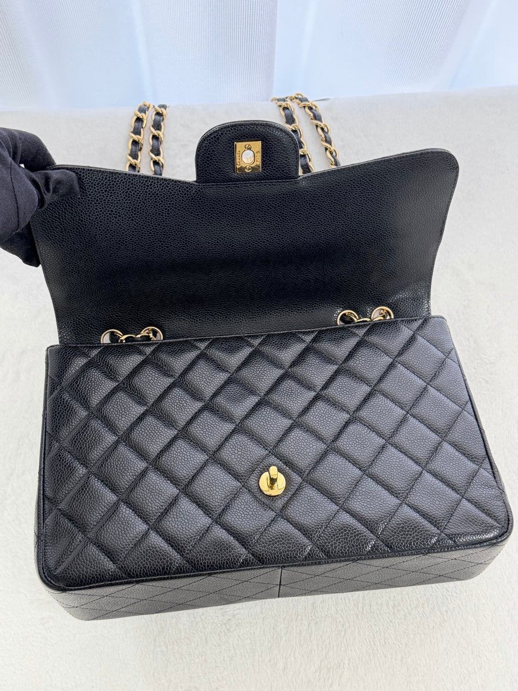 CHANELClassic Cavier Chainbag