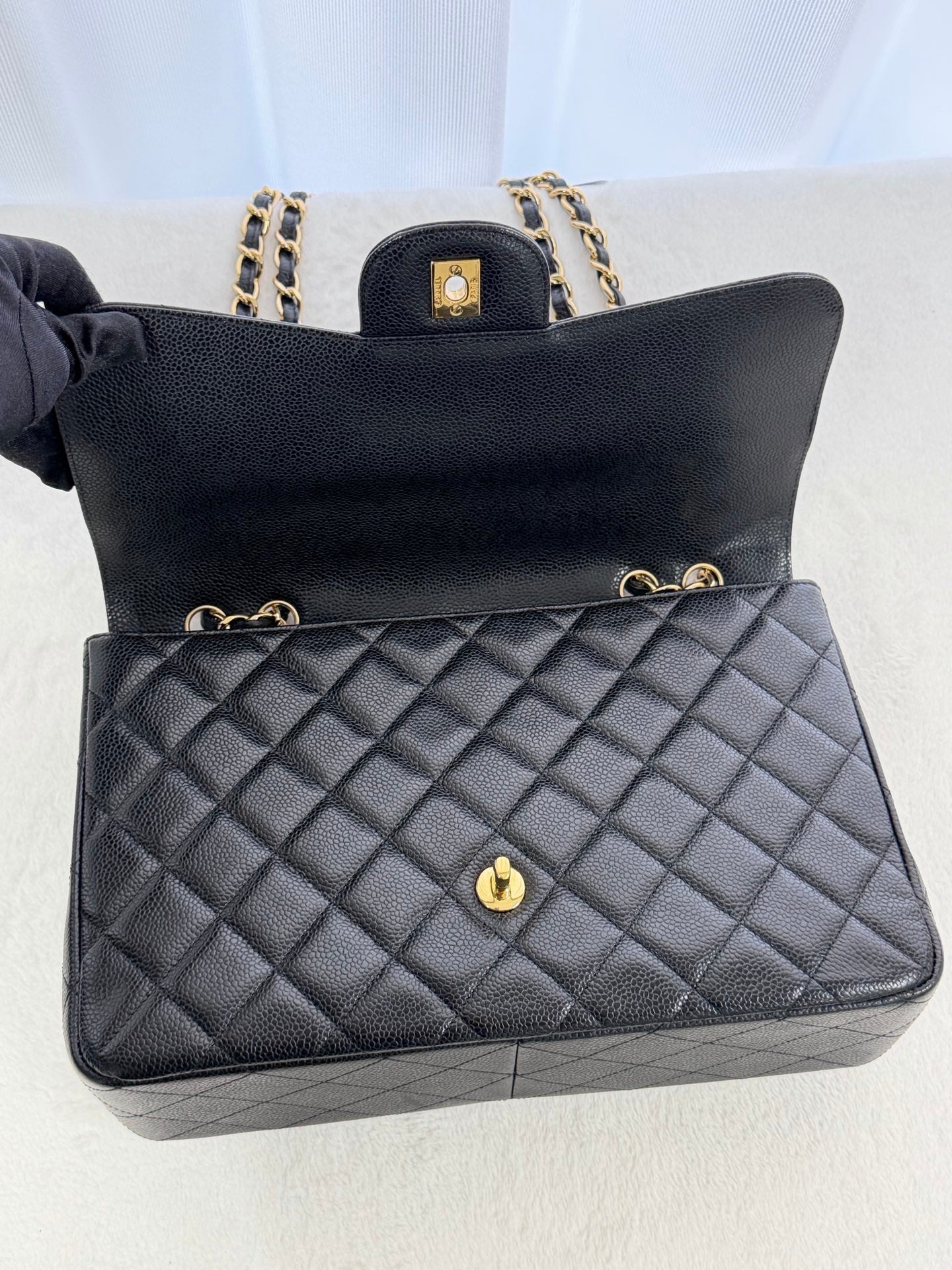 CHANELClassic Cavier Chainbag