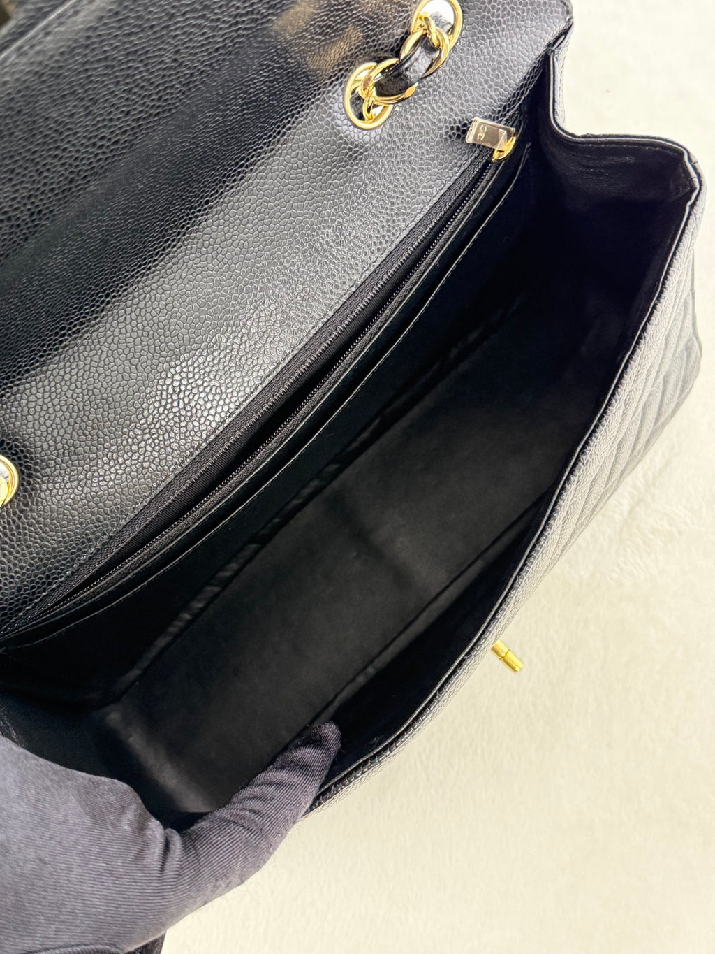 CHANELClassic Cavier Chainbag
