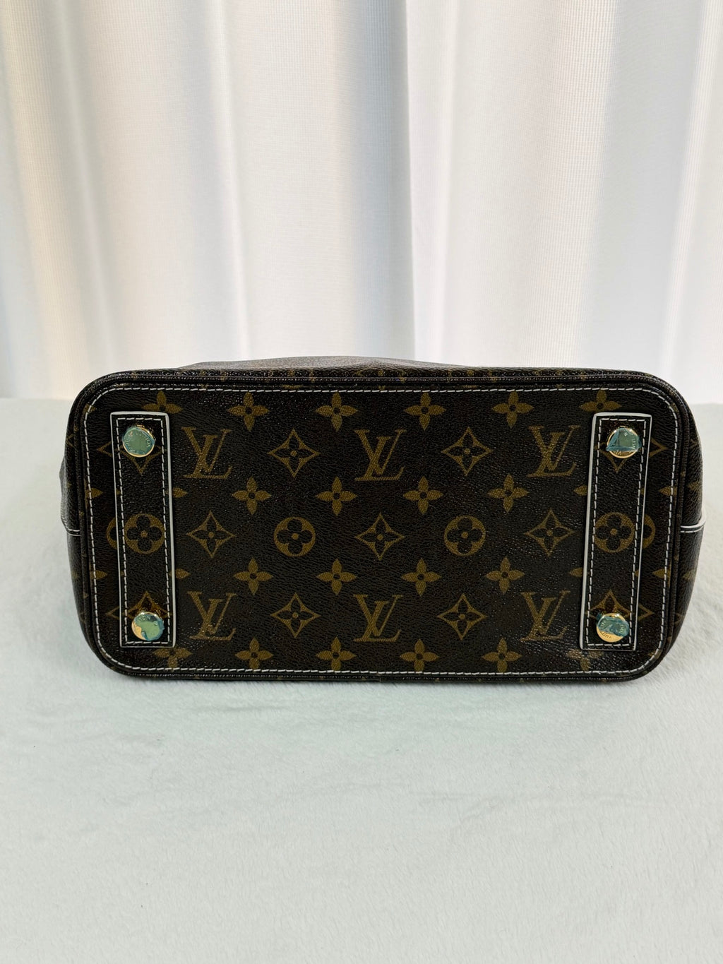 LOUIS VUITTON Monogram Limited Handbag