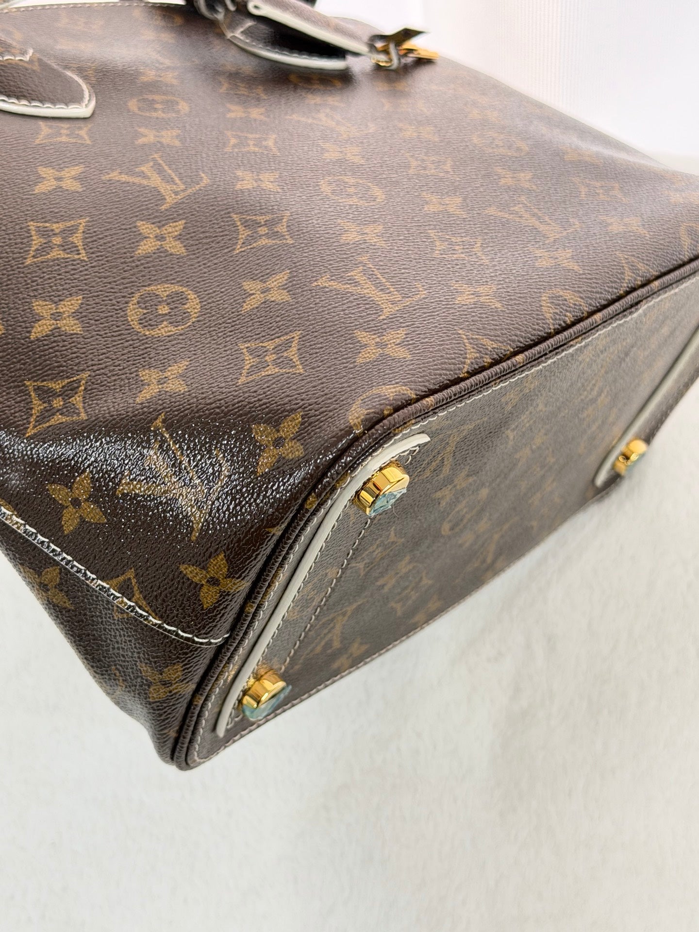 LOUIS VUITTON Monogram Limited Handbag