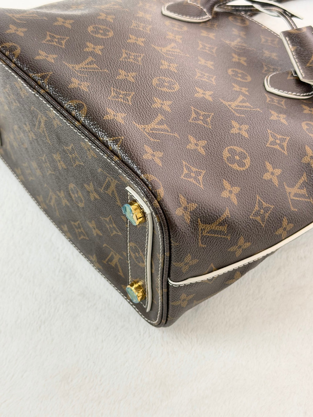 LOUIS VUITTON Monogram Limited Handbag