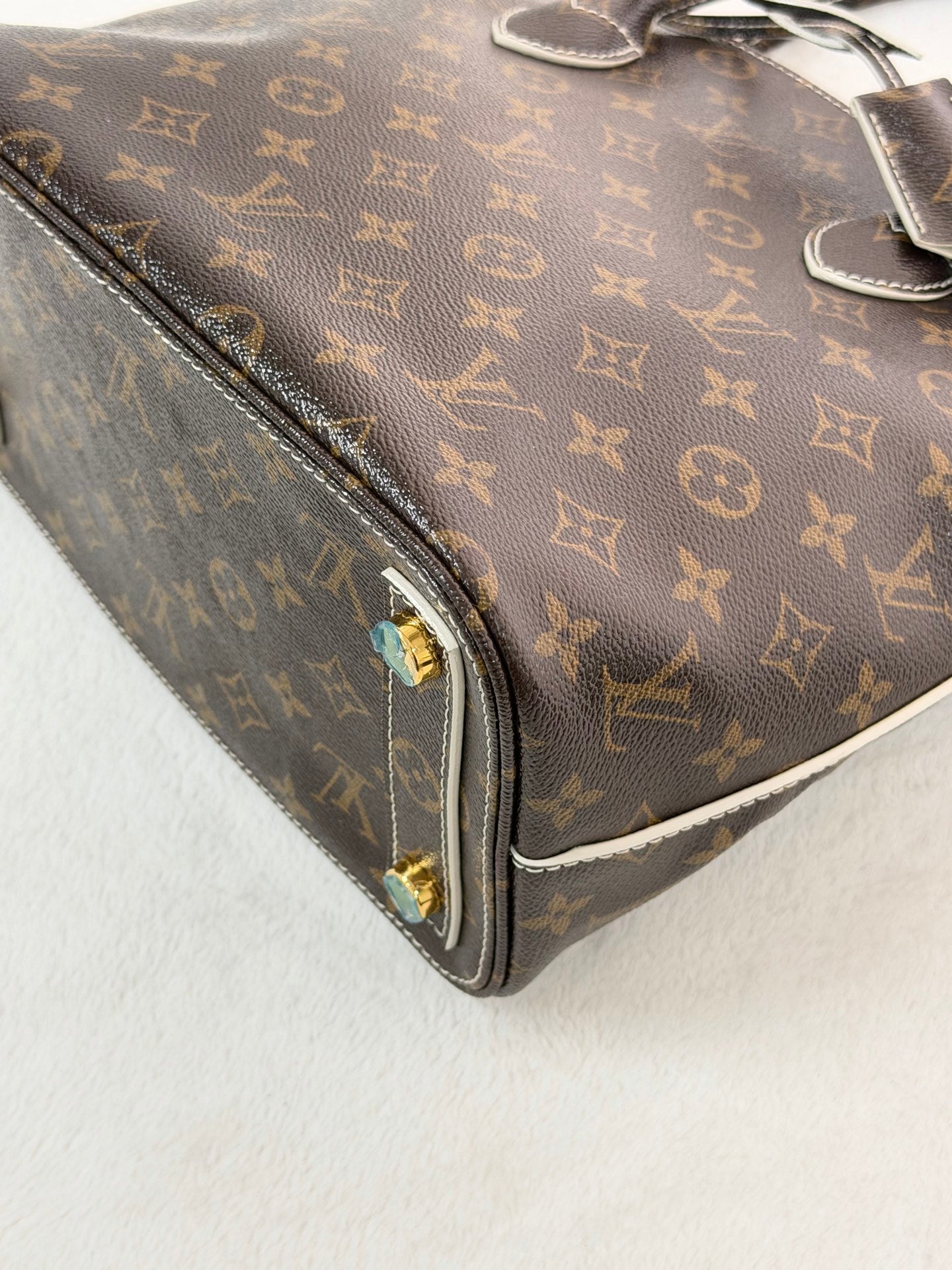 LOUIS VUITTON Monogram Limited Handbag