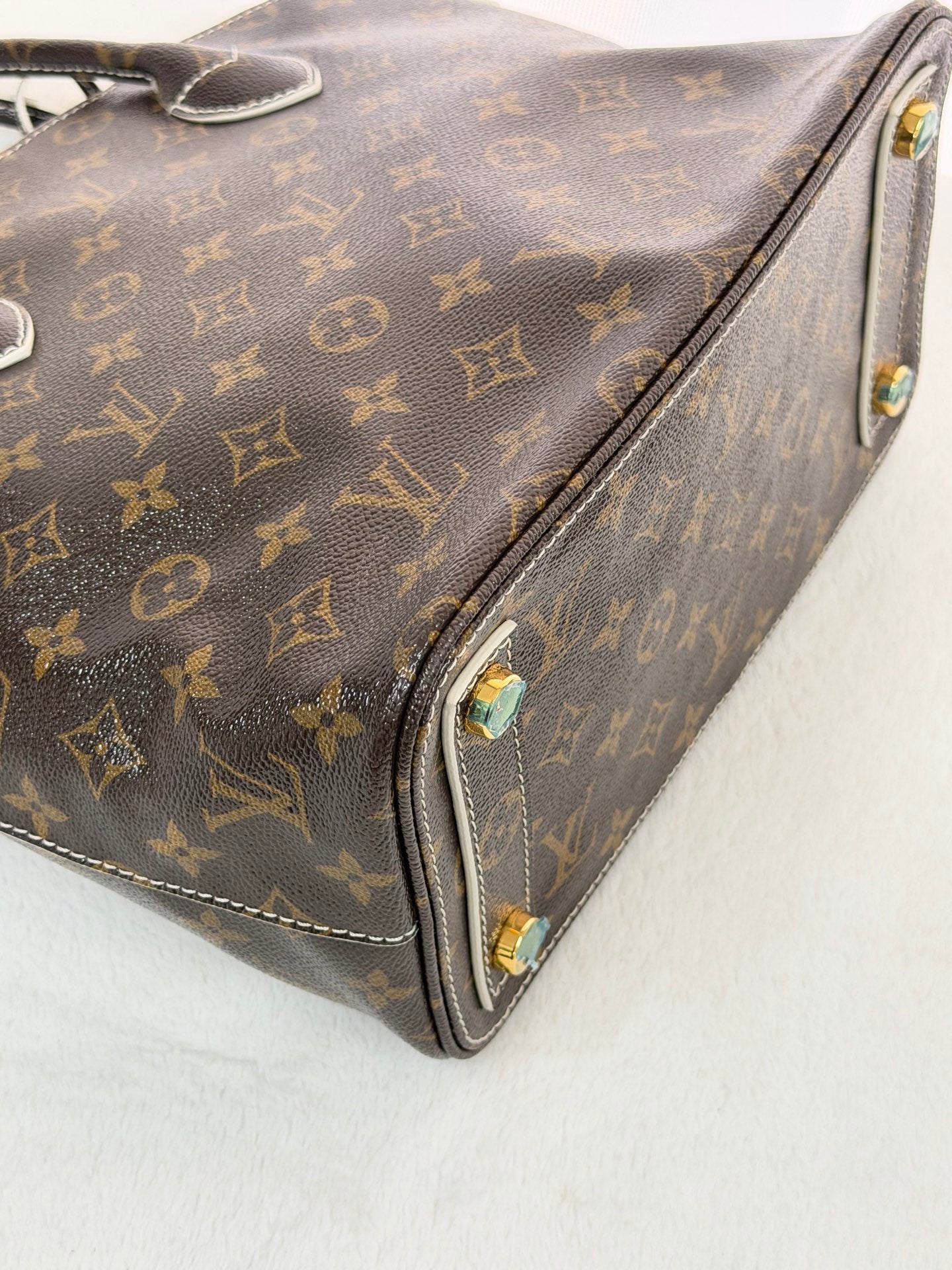 LOUIS VUITTON Monogram Limited Handbag