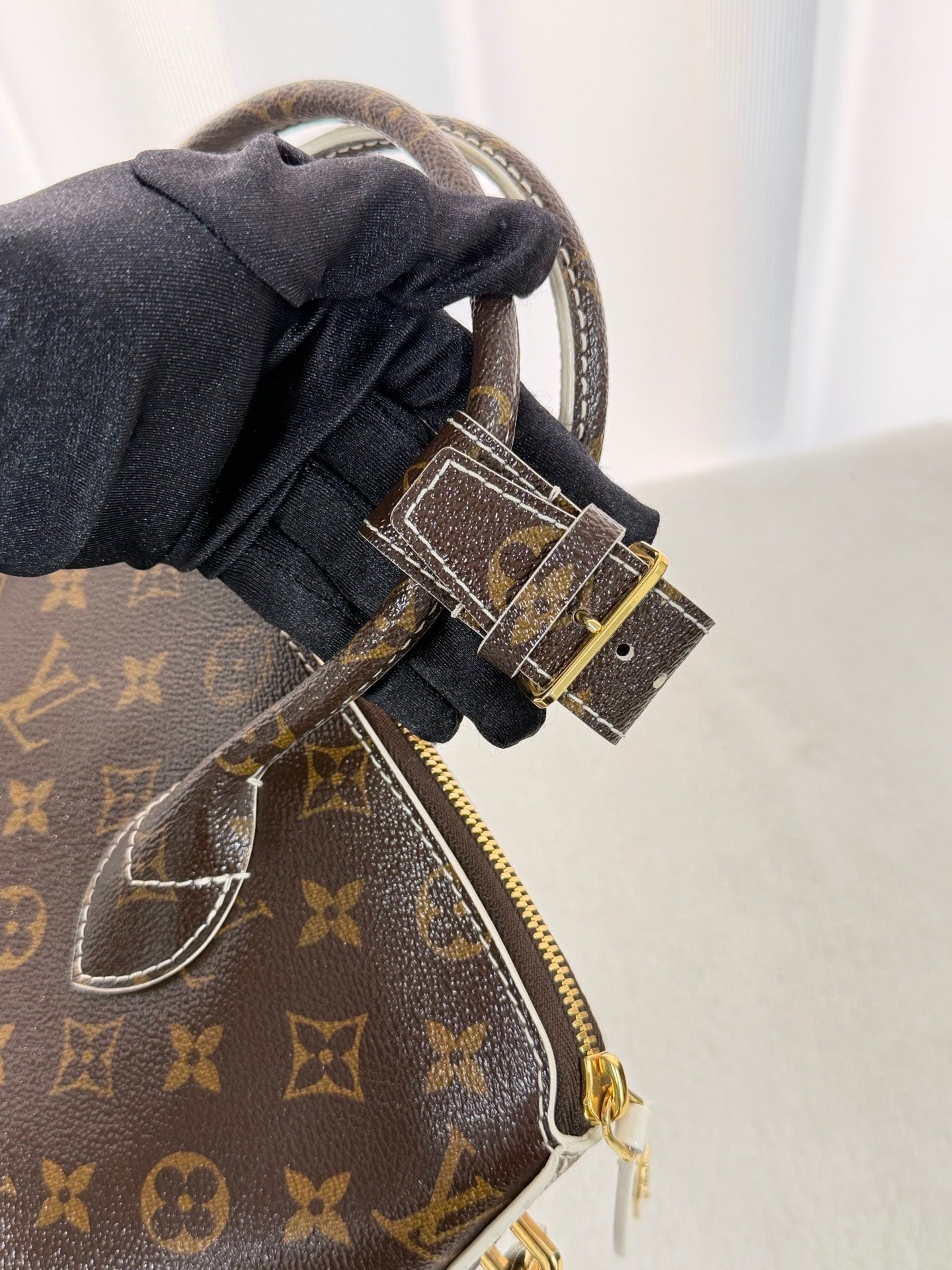 LOUIS VUITTON Monogram Limited Handbag