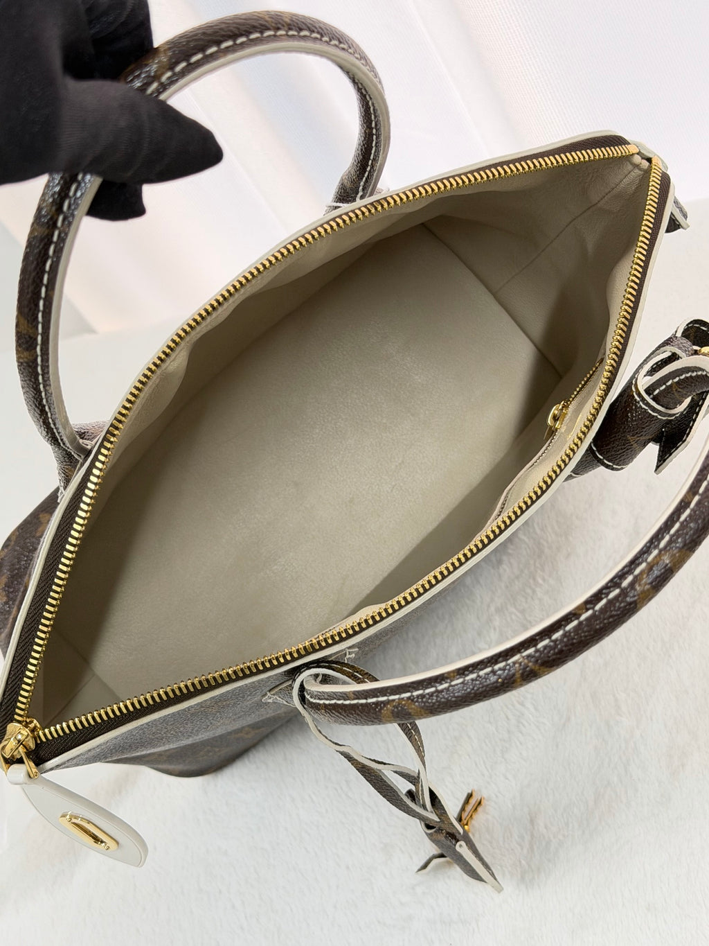 LOUIS VUITTON Monogram Limited Handbag