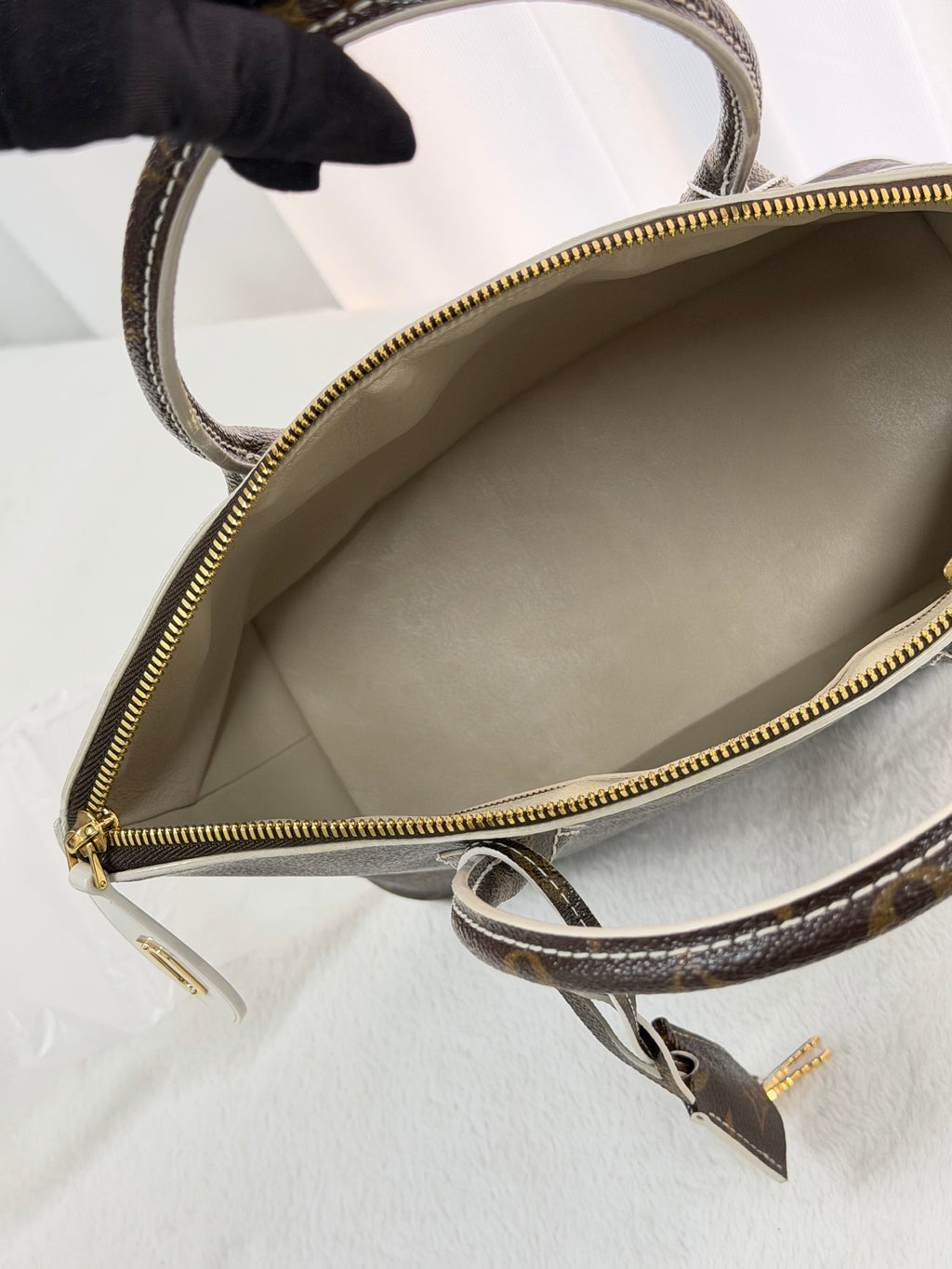LOUIS VUITTON Monogram Limited Handbag