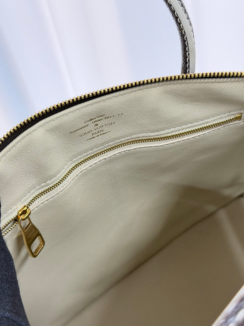 LOUIS VUITTON Monogram Limited Handbag