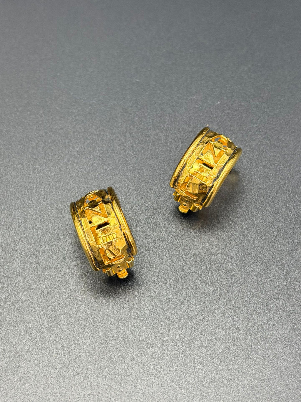 CHANEL Vintage Clips